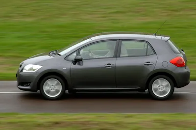 Toyota Auris 2007 Hatchback (2007 - 2010) reviews, technical data, prices