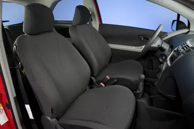 2011 Toyota Yaris YR review - Drive