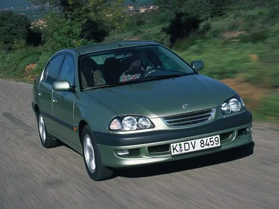 1998 toyota avensis hi-res stock photography and images - Alamy