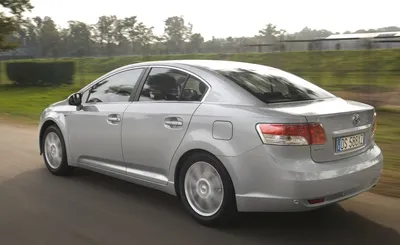Toyota Avensis Tourer (2009) - picture 4 of 39