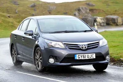 All photos, interior and exterior Toyota Avensis I Facelift 5-door Hatchback