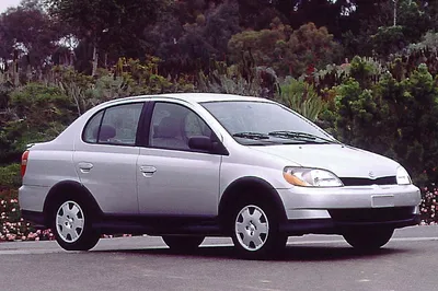 File:2000-2002 Toyota Echo Coupe.jpg - Wikimedia Commons