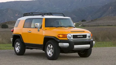 A 63-Mile 2014 Toyota FJ Cruiser Just Sold For An Eye-Watering $81,500 |  Carscoops