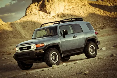 2011 Toyota FJ Cruiser: Review notes: Fun looks, off-road ability, but  suitable for the urban jungle