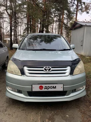 Novosibirsk, Russia - 03.10.2019: Front view of Toyota Ipsum last  generation in silver color after cleaning before sale in a winter day and  snow backg Stock Photo - Alamy