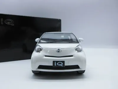 Video: Toyota iQ Gets Thrashed On Holiday Shopping Trip
