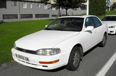 File:1993-1994 Toyota Camry (SDV10) Executive sedan 01.jpg - Wikimedia  Commons