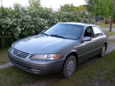 1997 Toyota Camry Road Test