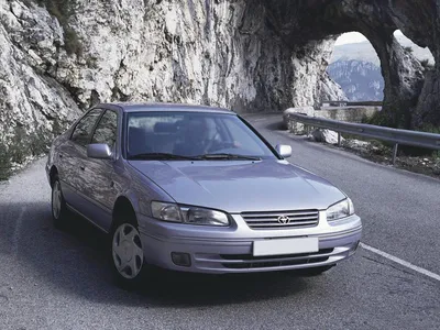 Toyota Camry 1999 г. Удаление ржавчины и Покраска