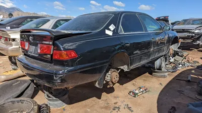 Junkyard Gem: 2000 Toyota Camry LE with V6 and a manual(!) - Autoblog