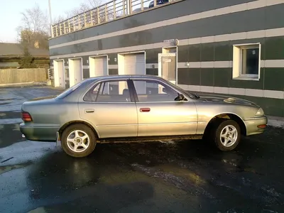 Toyota Camry 93 года, Заканчивался первый десяток 2000-х годов, автомат,  бензин, кузов Седан, расход 8-18