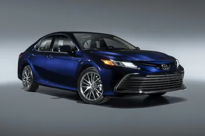 Представлена новая Toyota Camry 2025 года с полным приводом и гибридным  двигателем