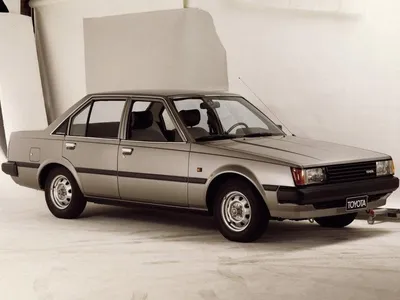 Продажа Тойота Карина 1990 года в Уссурийске, По двигателю и автомату все  достаточно хорошо, все до сих пор родное, седан, комплектация 1.8 SG extra,  1.8 литр