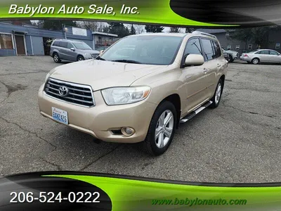 2008 Toyota Highlander Sport in Gray - Front angle view Stock Photo - Alamy