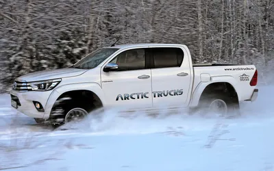 Тойота Хайлюкс 2016 в Красноярске, Toyota Hilux Pick Up Arctic Trucks 35,  4wd, бу, 2.8D AT Престиж