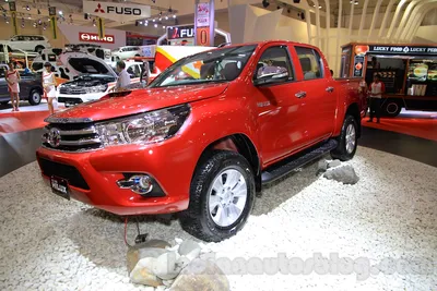 2015 Toyota Hilux 2.7 4x2 Crew Cab Pickup, DOHA, Qatar (IronPlanet Europe  N.º de artículo2277356)