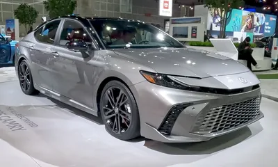 File:2025 Toyota Camry Hybrid XSE (United States) front view.png - Wikipedia