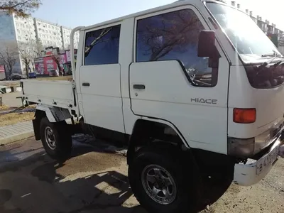 Купить б/у Toyota HiAce дизель в Уссурийске: белый бортовой грузовик 1995  года на Авто.ру ID 16783405