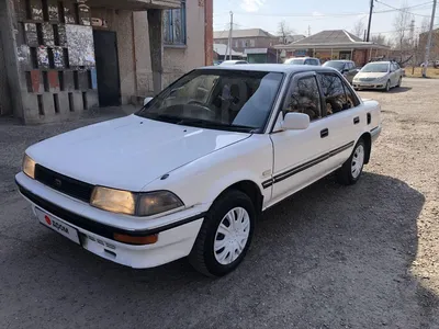Тойота Королла 1991 г. в Красноярске, Хорошее состояние всего автомобиля,  АКПП, б/у, седан, передний привод, бензин, белый, 1.5 SE Limited G