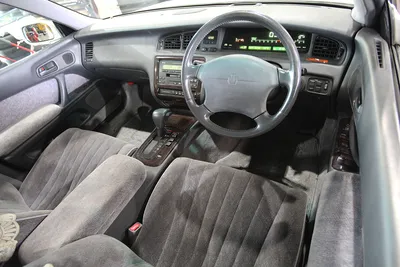 Тойота Краун 1993, Это не объективный обзор) но по технике дополнения  будут, расход 11.0, автомат