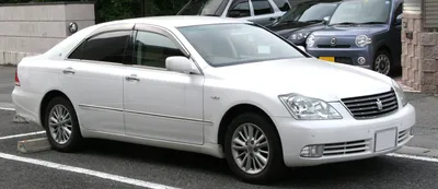 File:2003-2005 Toyota Crown Royal Saloon.jpg - Wikimedia Commons