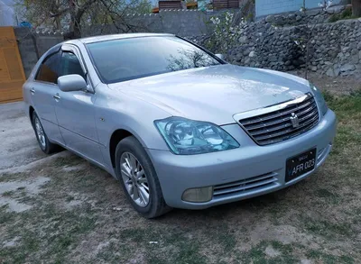 File:2003-2005 Toyota Crown Royal Saloon rear.jpg - Wikipedia