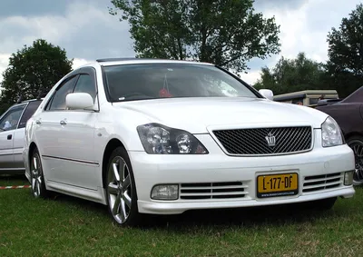Toyota Crown 2005 Grey Available At HARAB MOTORS TZ - YouTube