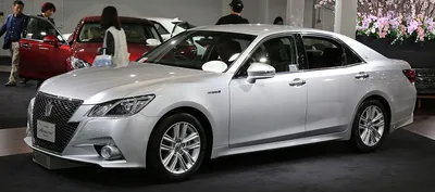 File:Toyota Crown S210 02 China 2015-04-13.jpg - Wikipedia