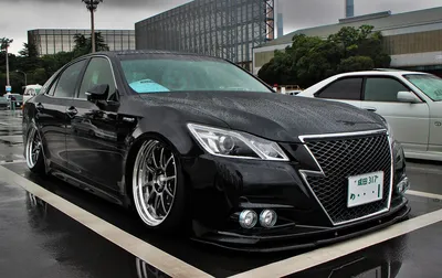 File:OSAKA AUTO MESSE 2015 (319) - Toyota CROWN HYBRID ATHLETE G \"ReBORN  PINK\" (S210) coated by DPRO.JPG - Wikimedia Commons