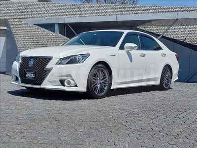 Аренда автомобиля TOYOTA CROWN 2015 | ARSENAL