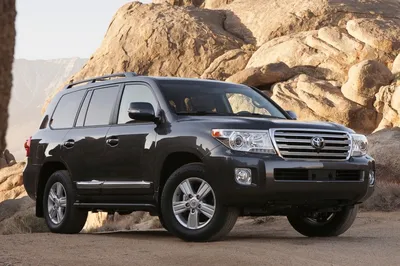 2017 Toyota Land Cruiser review: The $84,000 value buy - CNET