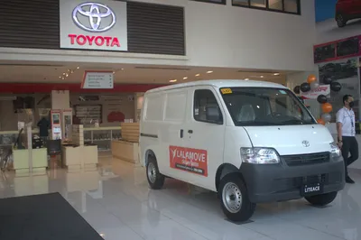 The Toyota Lite Ace Helps Spread Literacy Among Filipino Youth |  CarGuide.PH | Philippine Car News, Car Reviews, Car Prices