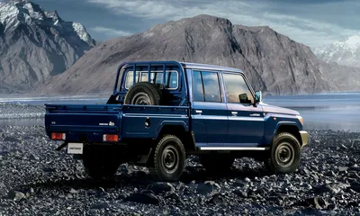 File:Toyota Land Cruiser 70 LX.jpg - Wikimedia Commons