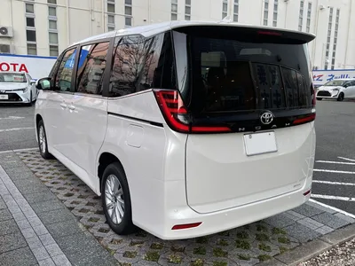 Toyota Noah 2017 Test Drive Day Editorial Photo - Image of toyota, concept:  107260811