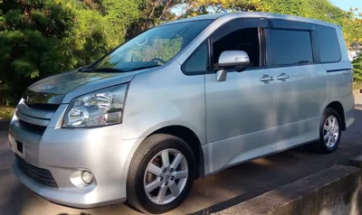 Toyota Noah Minivan 2022 Review Video Ficha Tecnica Caracteristicas Reseña  Interior Exterior - YouTube