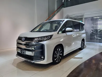 Toyota Noah - Jack Cars