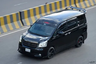 Toyota Noah Taxi in Hong Kong by Carspotter5 on DeviantArt