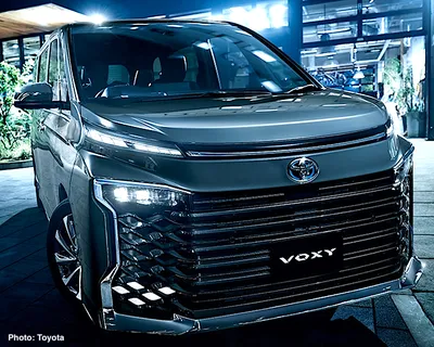 2023 NEW TOYOTA NOAH HYBRID | Royal Motor Grandeur