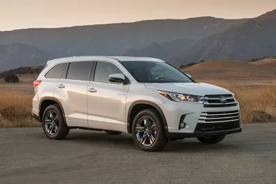 2017 Nissan Pathfinder vs. 2017 Toyota Highlander: Compare Cars