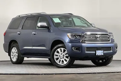 File:2023 Toyota Sequoia Platinum, front 3.10.23.jpg - Wikipedia