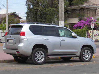 File:Toyota Land Cruiser Prado VX 2011 (13827174545).jpg - Wikipedia