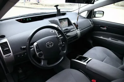 Как в хэтчбеке Toyota Prius живётся вымышленному владельцу — ДРАЙВ