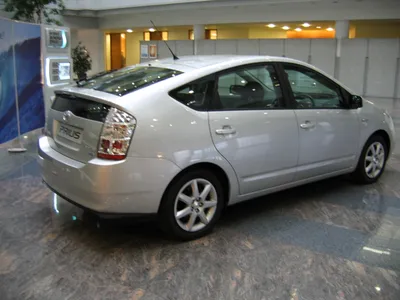 Just test drove 2007 Toyota Prius · Touring Hatchback 4D - Rides great and  very clean interior - Worried about high mileage - 185,000 miles : r/prius