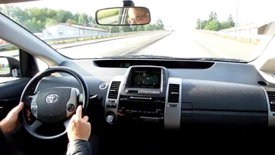 Driving a Toyota Prius Hybrid 1.5 2008 - YouTube