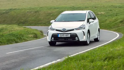 2016 vs 2015 Toyota Prius - Design Comparison - Car Body Design
