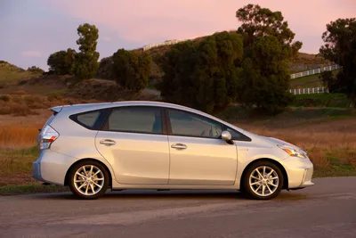 Toyota Prius V (2011) - picture 19 of 73