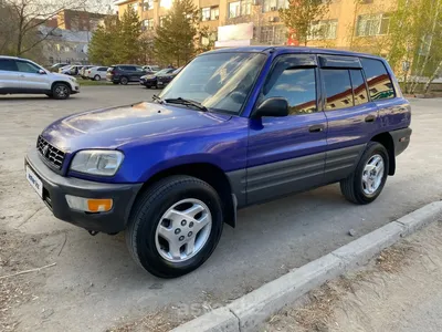 Купить Toyota RAV4 1998 года в Барнауле, В настоящее время автомобиль не  требует вложений, руль левый, 4 вд, джип/suv 5 дв., 2л., автомат