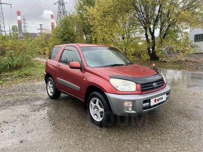 Серебристый Toyota RAV4 2002 года с пробегом по цене 440 000 руб. в  Новосибирске