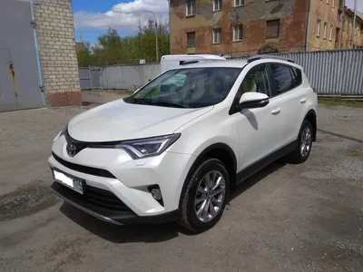 Купить б/у Toyota RAV4 IV (XA40) Рестайлинг 2.5 AT (180 л.с.) 4WD бензин  автомат в Челябинске: белый Тойота Рав4 IV (XA40) Рестайлинг внедорожник  5-дверный 2016 года на Авто.ру ID 1119507615