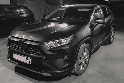 Tuning per la nuova Toyota RAV4 hybrid? Con Black Edition fuori è già  cattiva [di serie] - News - Automoto.it